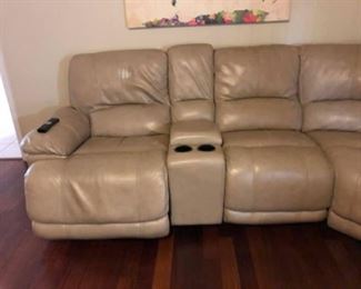 CT0072: Cindy Crawford Sectional Sofa with 2 Electric Recliners Local Pickup https://www.ebay.com/itm/123974276173