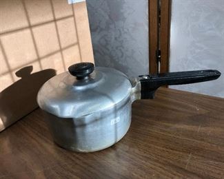 LAN726: Magnalite 2qrt Pot Local Pickup $25 https://www.ebay.com/itm/123960457287