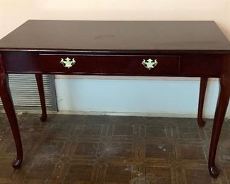 SL3012: Mahogany Queen Anne Style Writing Table Local Pickup https://www.ebay.com/itm/113946020907