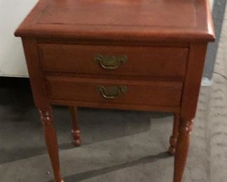 SL3026: Early American Nightstand Local Pickup https://www.ebay.com/itm/113949399948