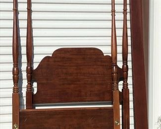 SL3029: Early American Twin Poster Bed Local Pickup https://www.ebay.com/itm/123964867924