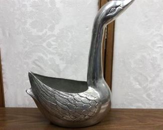 SM3003: XXL Swan Cast Aluminum Local Pickup https://www.ebay.com/itm/123965143701