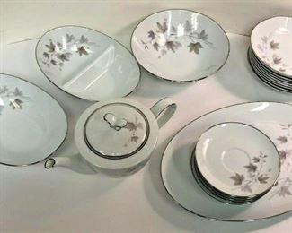 SM033: NORITAKE CHINAMADE IN JAPAN US DESIGN 21 PCS LOCAL PICK UP https://www.ebay.com/itm/123936554222