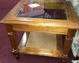 Broyhill short side table (2 available)