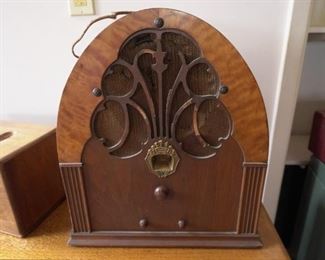 Old Philco radio