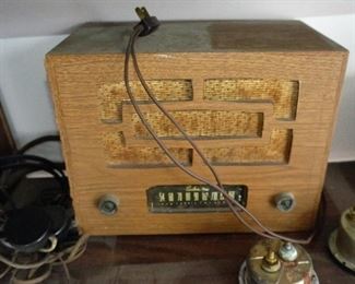 Silvertone radio