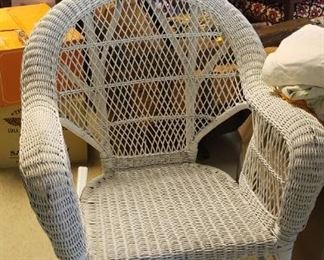 White Wicker Chair. Very nice condition.