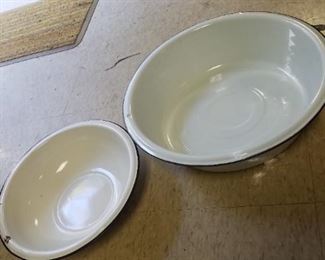 Enamelware wash basin and enamelware bowl