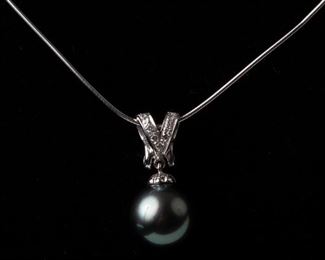 128: 18k Tahitian Single Pearl and Diamond Necklace