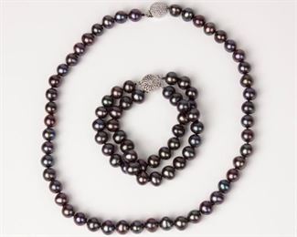 129: Chinese Freshwater Black Pearl Necklace & Bracelet Set