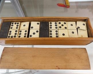 Early Set of Dominoes(Bone)