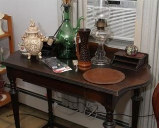                                               Ladys writing desk