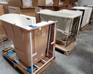 510: 6 Therapy Tubs, Various Models and Sizes
Models: 3052, 3052WC, SQ31 38" x 31" x 41" tall, 3052, 3252LW-0 45" tall, and