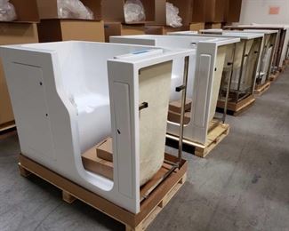 513: 7 Therapy Tubs, Various Models and Sizes
Models: 3 2852 WR 41" tall, 2852RW 41" tall, and 3 3052A1 42" tall