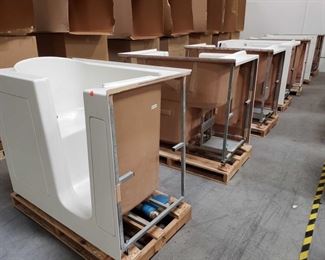 514: 7 Therapy Tubs, Various Models and Sizes
Models: 6 3052A1 42" tall, and 3052A2 42" tall