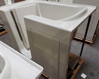 518: 7 Therapy Tubs, Various Models and Sizes
Models: 2660BL 37" tall, 3 3052A1 42" tall, 3 3052A2 42" tall, 2853 41" tall