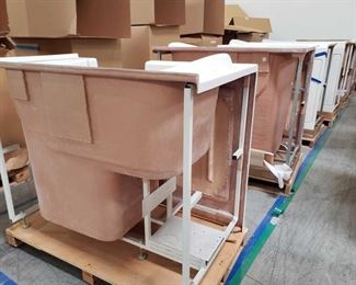 521: 6 Therapy Tubs, Various Models and Sizes
Models: 4 3052A2 42" tall and 2 3052A1 42" tall