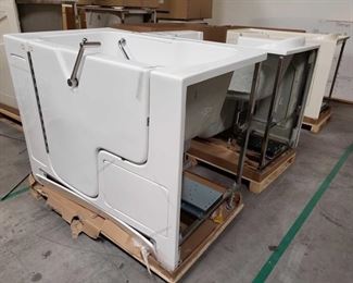 525: 3 Therapy Tubs, Various Models and Sizes
Models: 3252WC 41" tall, 3054RW-I 39" tall, and 2653 40" tall