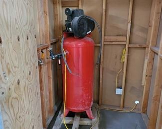 10087:Husky 60gal Air Compressor
60gal tank. 3.2hp motor. Model No. VT631403AJ(AGM03) Wood surrounding box optional to take