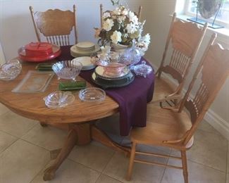 Round Oak Table & 6 Pressed-back Chairs