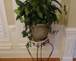 Metal Plant Stand 31" tall Plant is live in a 20" pot