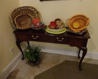 Thomasville Couch Table. 30x53x16