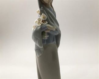 Lladro Girl with Calla Lillies