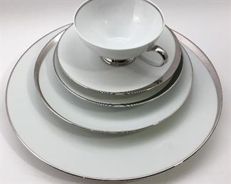 Crown Jewel "Half Moon" China 23 pieces