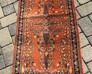 Small area rug : 4'7" x 29"