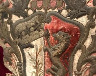 Ornate antique velvet tapestry "Honneur Vertu", measuring 4'8"x2'5"