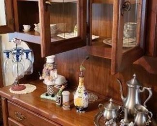 Beautiful Mid-Century Hutch & Buffet