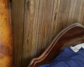 Simply Amazing 4 Post Queen Bed Set