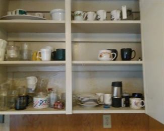 glassware, mugs collectible plates