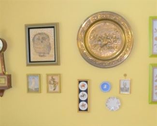 VARIETY OF WALL ART