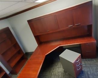 Office desk with movable cabinet