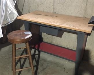 Sears craftsman metal workbench.