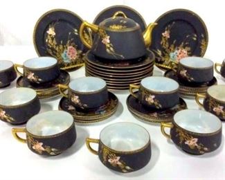 Lot 35 Partial Japanese SATSUMA Porcelain Set