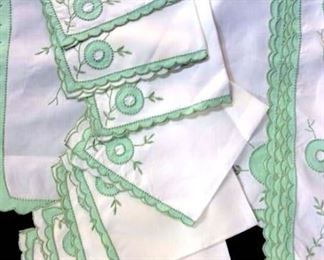 Set 17 Embroidered Table Linen Napery Set