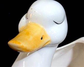 Artistic gifts ceramic duck vessel