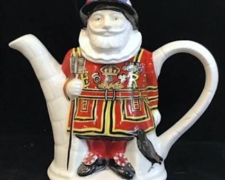 English James SADLER Yeoman Tea Pot