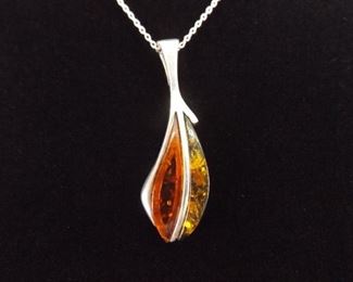 .925 Sterling Silver Amber Leaf Pendant Necklace