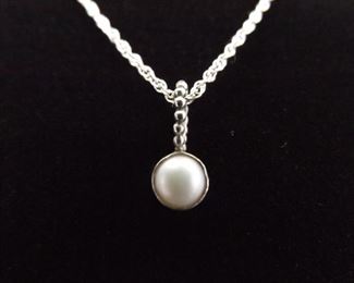 .925 Sterling Silver Pearl Pendant Necklace