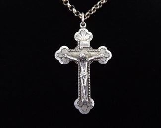 .925 Sterling Silver Detailed Crucifix Pendant Necklace