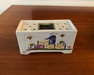 Delft Colonial Williamsburg flower vase or frog planter Made in Holland.