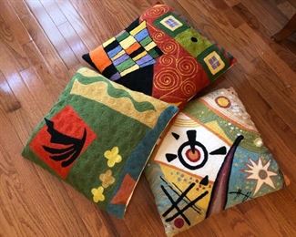 La Diff designer pillows