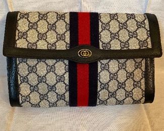 Vintage Gucci clutch