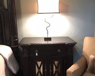 Mirrored nightstand: whimsical lamp