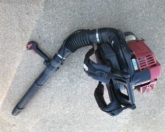 Gas powered backpack leaf lawn blower Shindaiwa. Works well