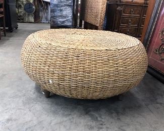 How cute is this ottoman/coffee table?!?