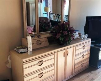 Matching dresser/mirror
